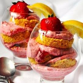 Strawberry Lemonade Trifle